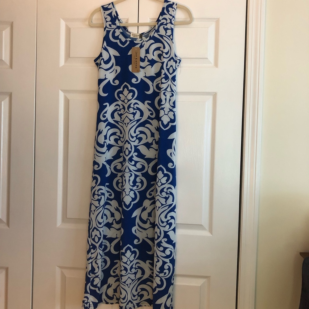 Sleeveless maxi dress